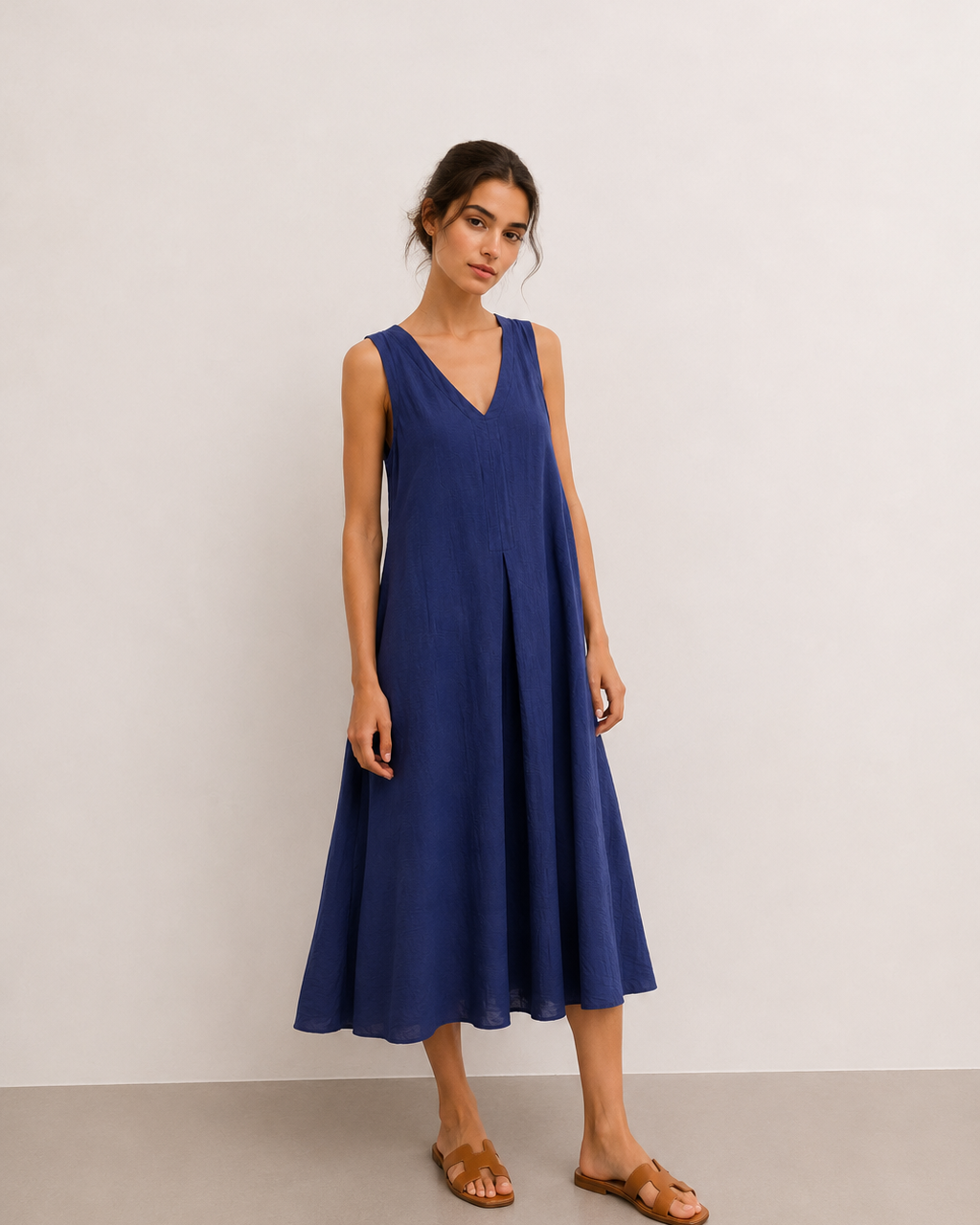 VESTIDO CUELLO PICO FLUIDO