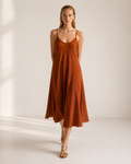 VESTIDO MIDI TIRANTES FLUIDO